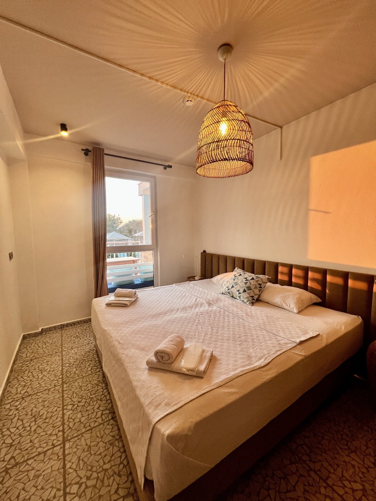 2+1 Oda 4 Kişilik Apart
