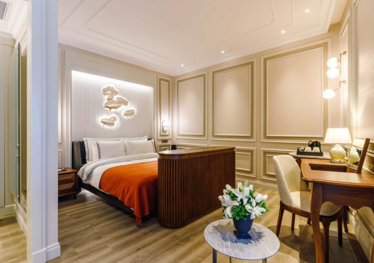 Deluxe King Room