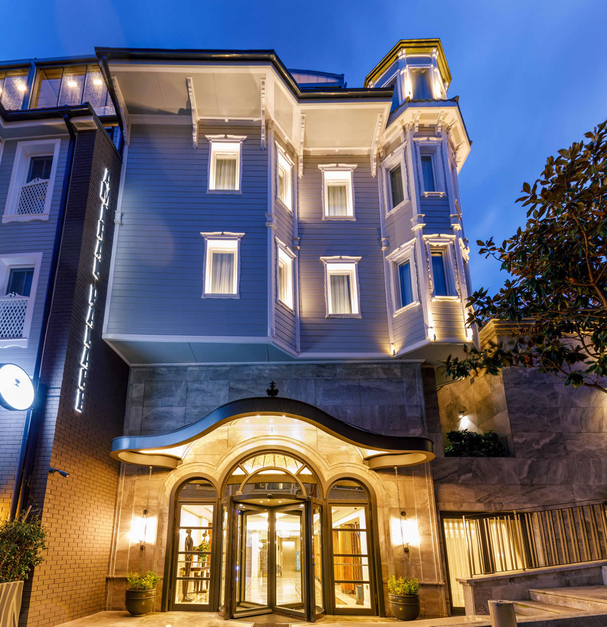 Amiral Palace