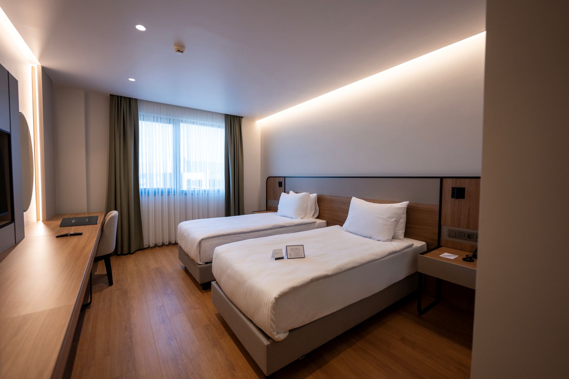 REIWA BUSINESS HOTEL Slider