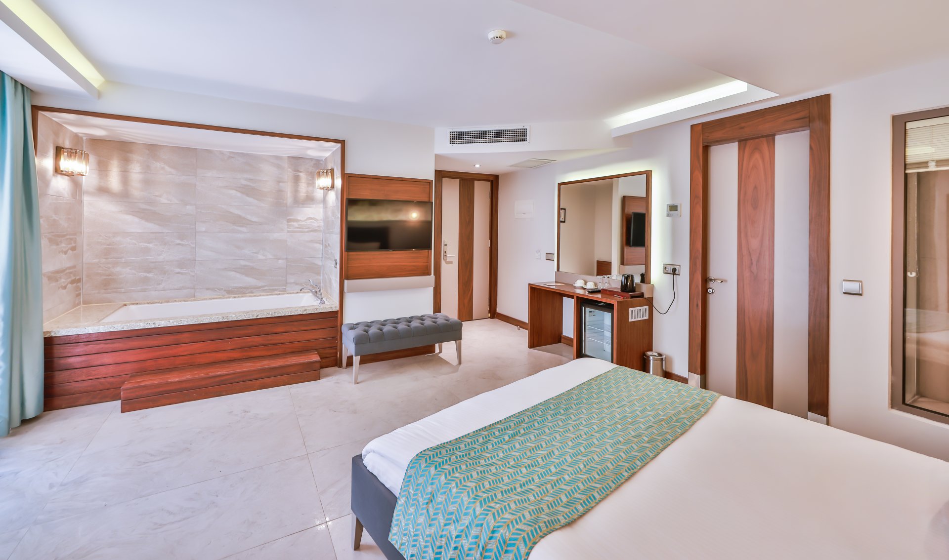 K&uuml;vetli Comfort Oda &ndash; Bah&ccedil;e Manzaralı