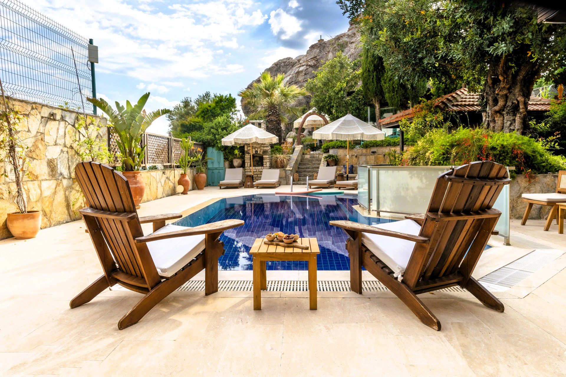 Havuz Manzaralı Suit 