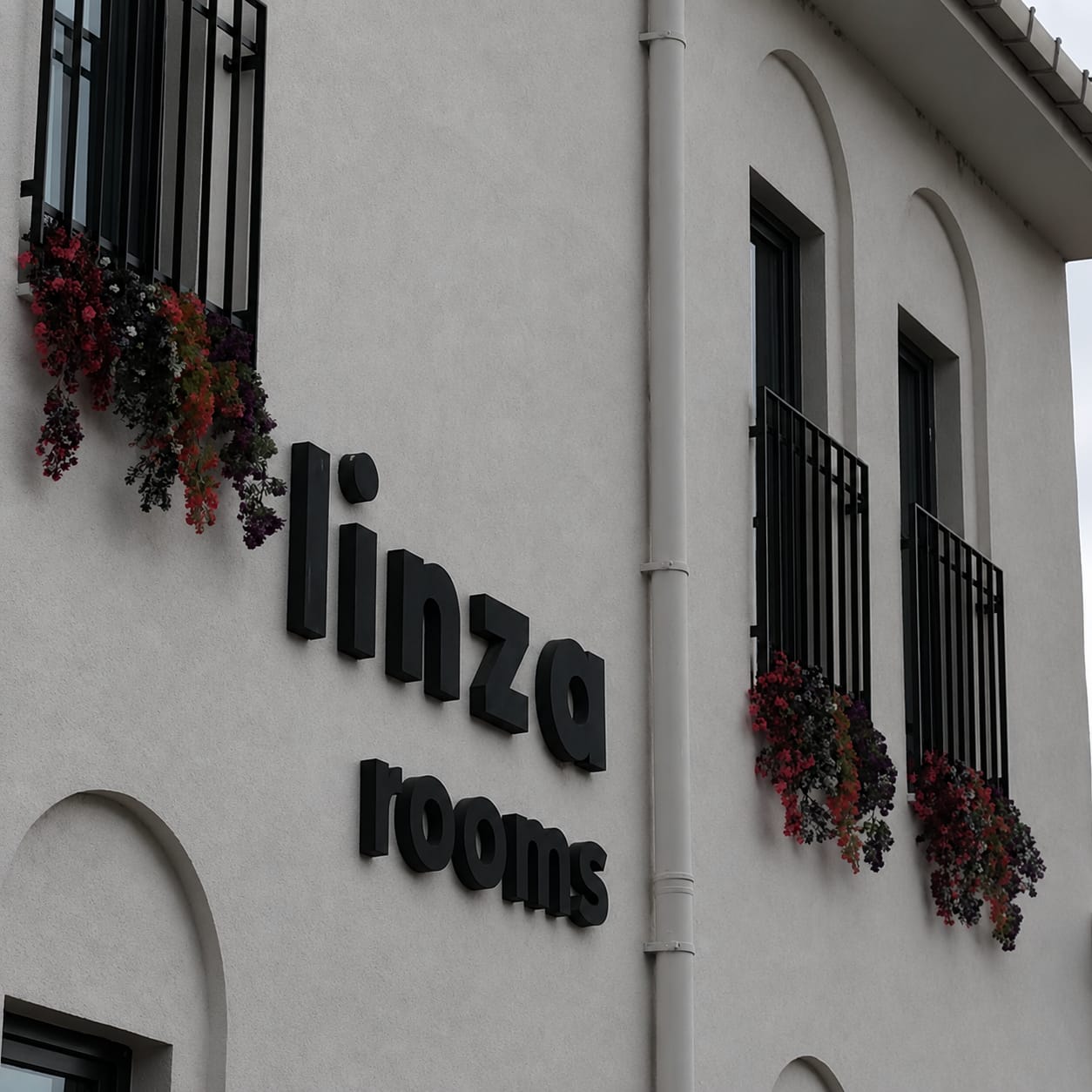 Linza Rooms Logo